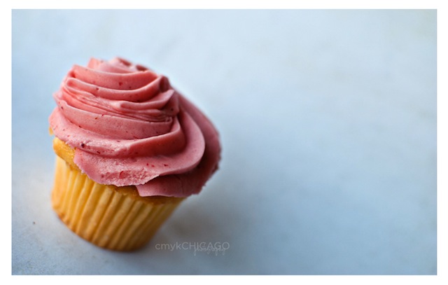 strawberry lemonade cupcakes by cmykchicago Agrega un toque dulce a tu escritorio, ¡fiesta de cupcakes!