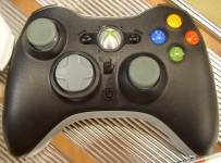 PGR4_Pre-launch_in_Taiwan_Xbox360_Black_GameController